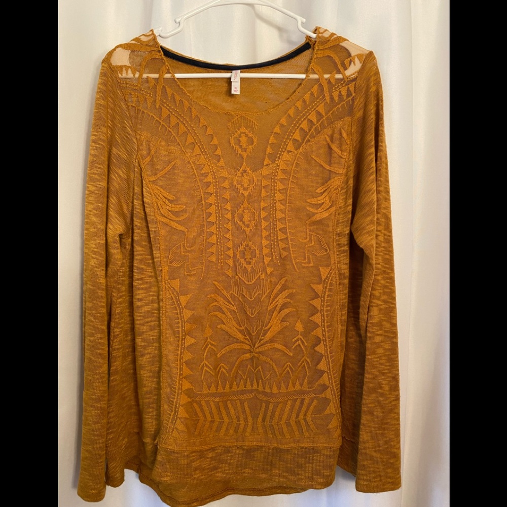 Women’s mustard yellow/ golden brown sweater top.
